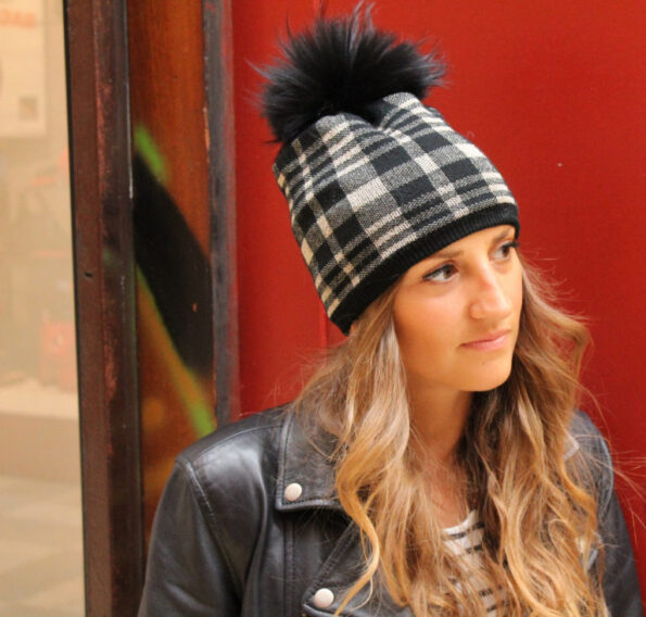 Point-Neige_bonnet_LONDON_noir